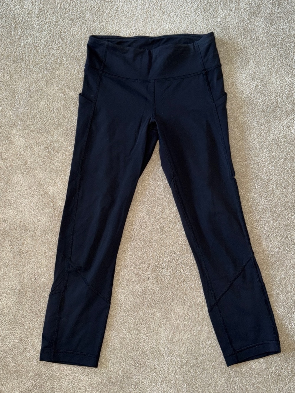 Black High-Waist Performance Leggings with Side Pockets